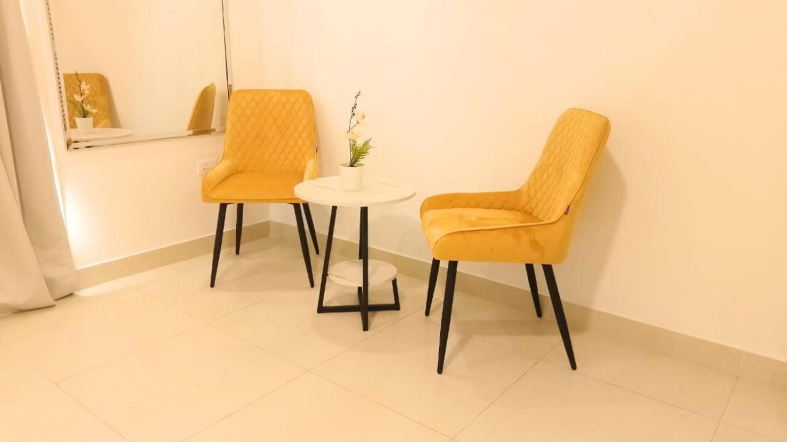Lily 4 And Penthouse * Jeddah