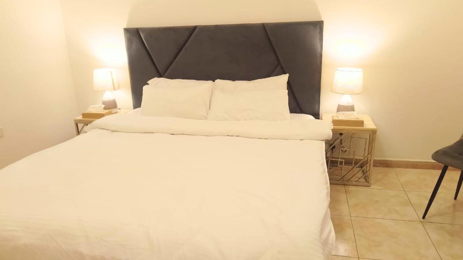 Lily 4 And Penthouse Apartment